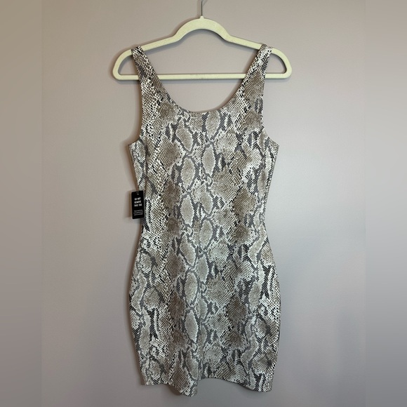 NWT Express Body Contour Collection Compression Snake-Print Dress Women’s Medium - Picture 2 of 9